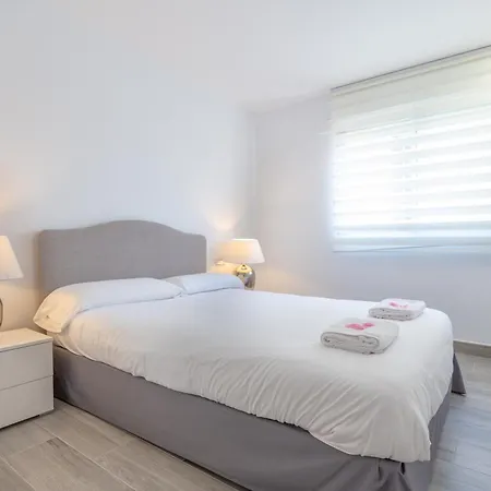Апартаменти Marbella Suites Марбелья