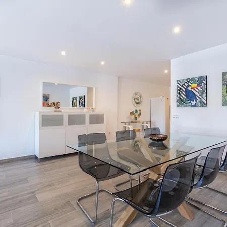 Marbella Suites Apartment